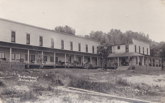 Northway Hotel (Northway Inn) - Old Postcard